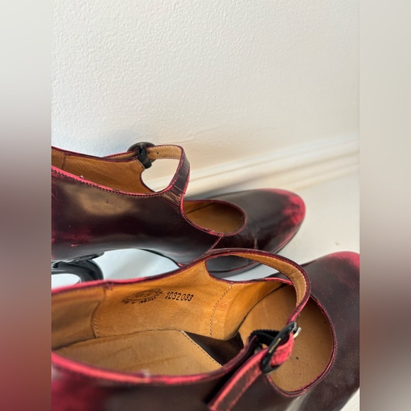 John Fluevog- Women's Burgundy Mary Jane Heels with Sculpted Black Heel - Picture 3 of 10